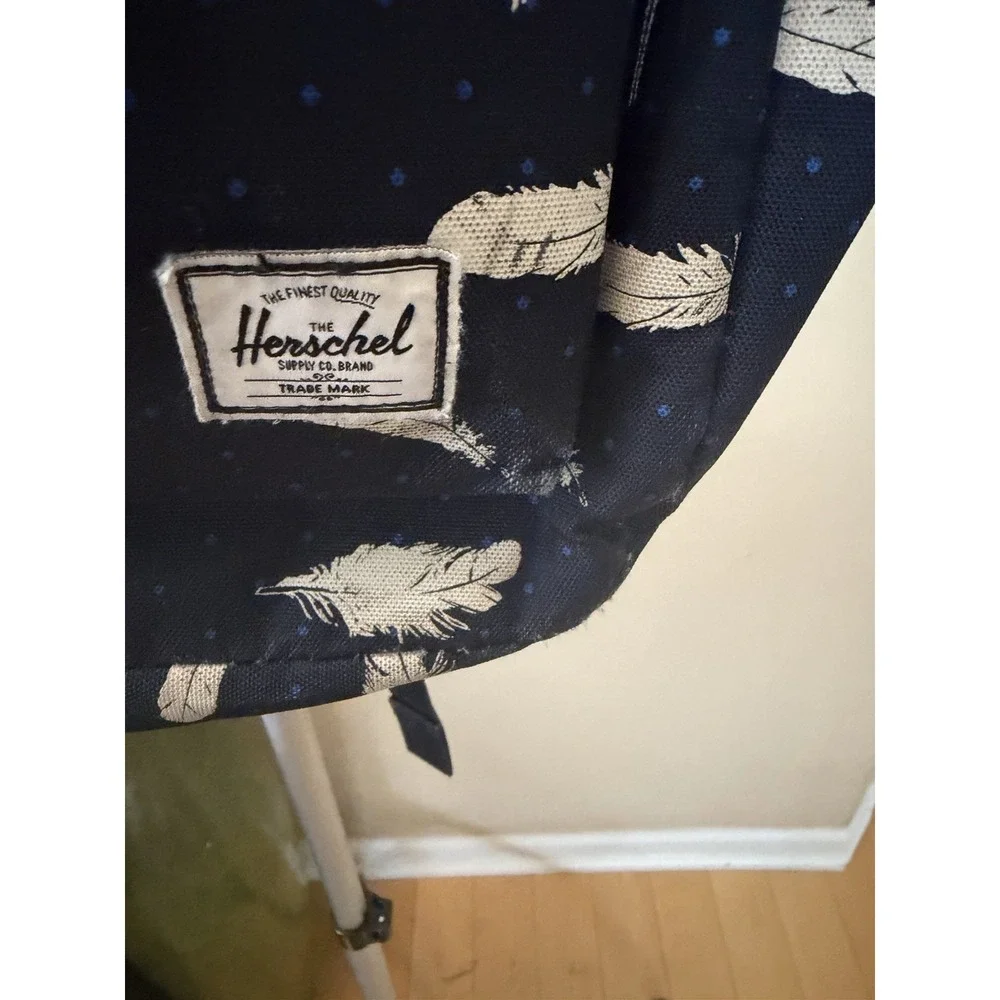 Herschel Supply Co. very good